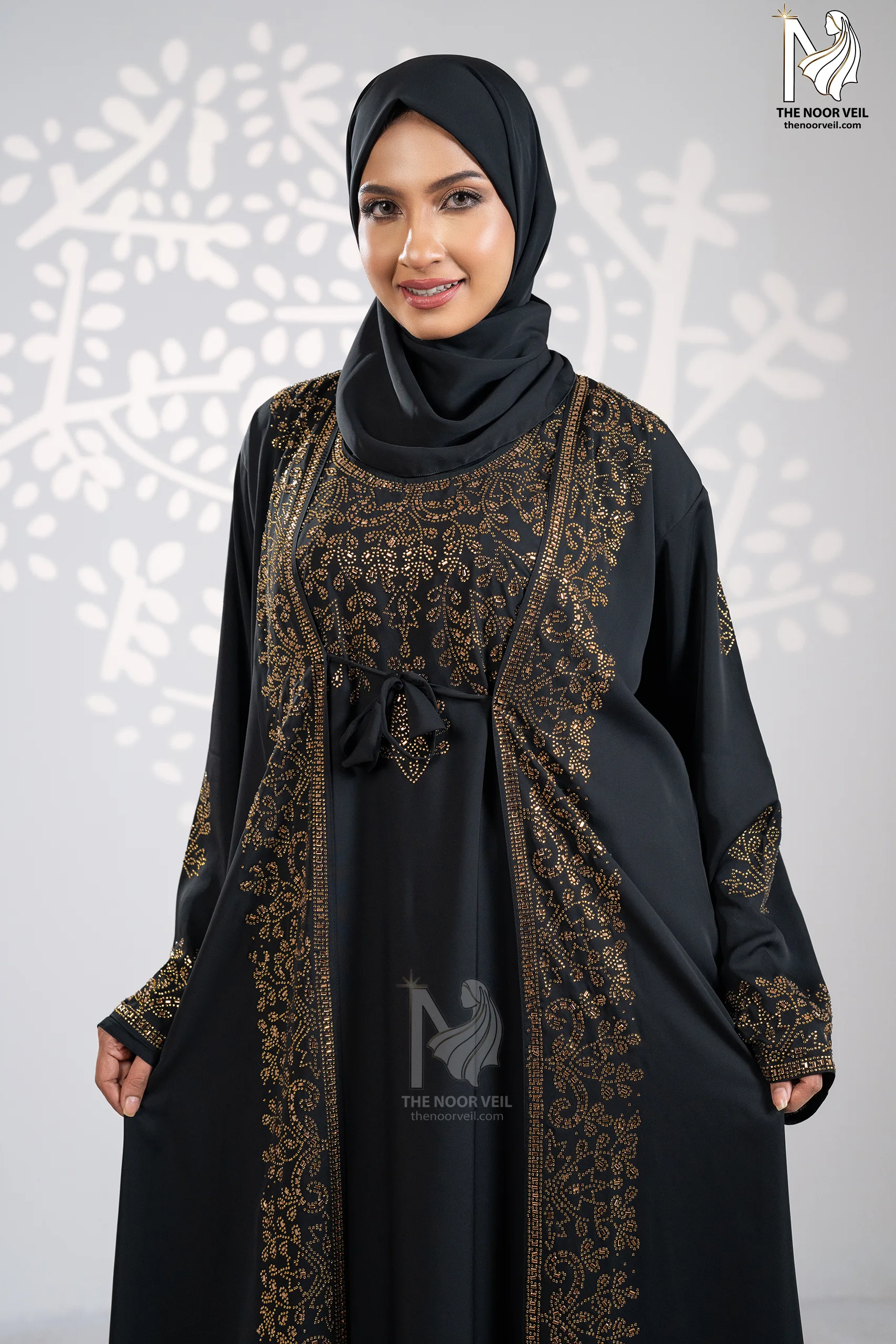 Portrait View of the Meher Abaya Black
