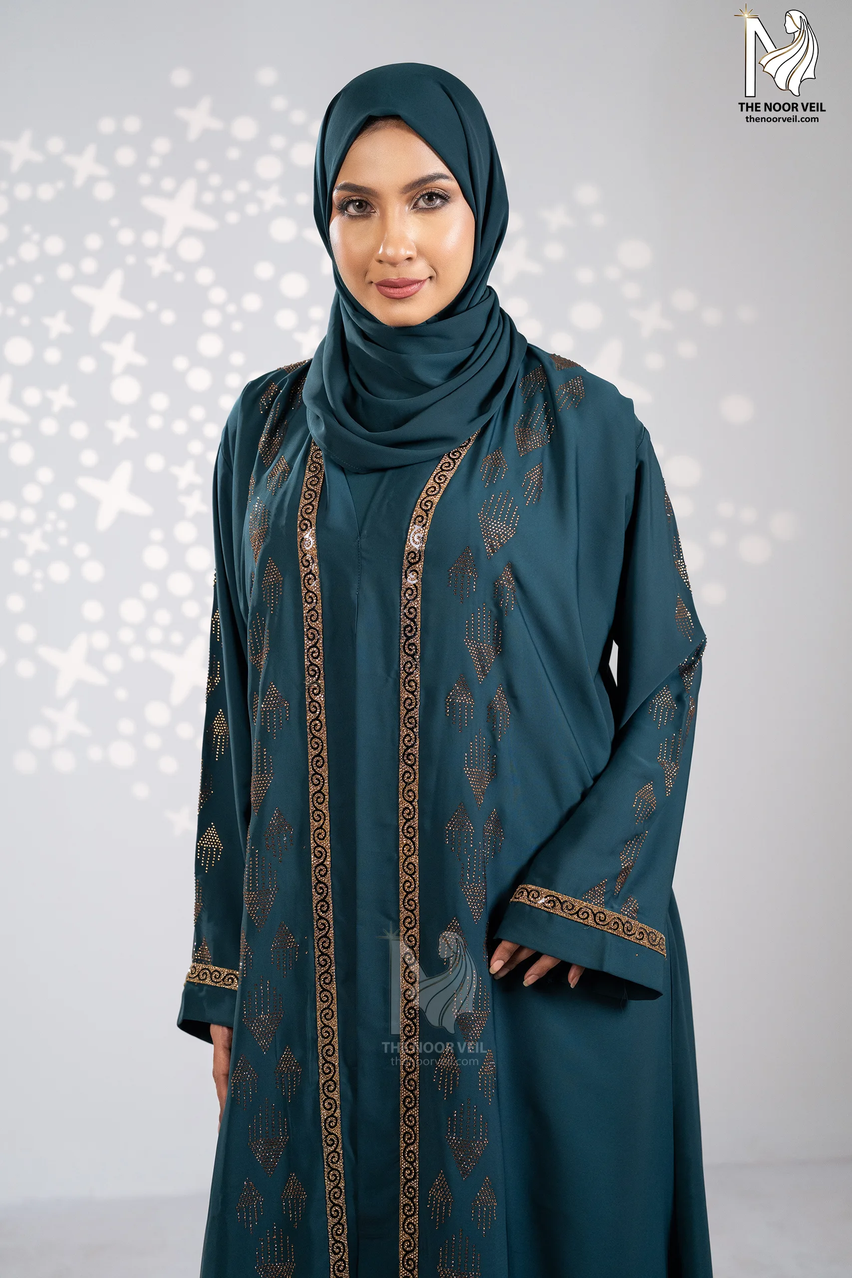 Front portrait view of the Kyra Abaya