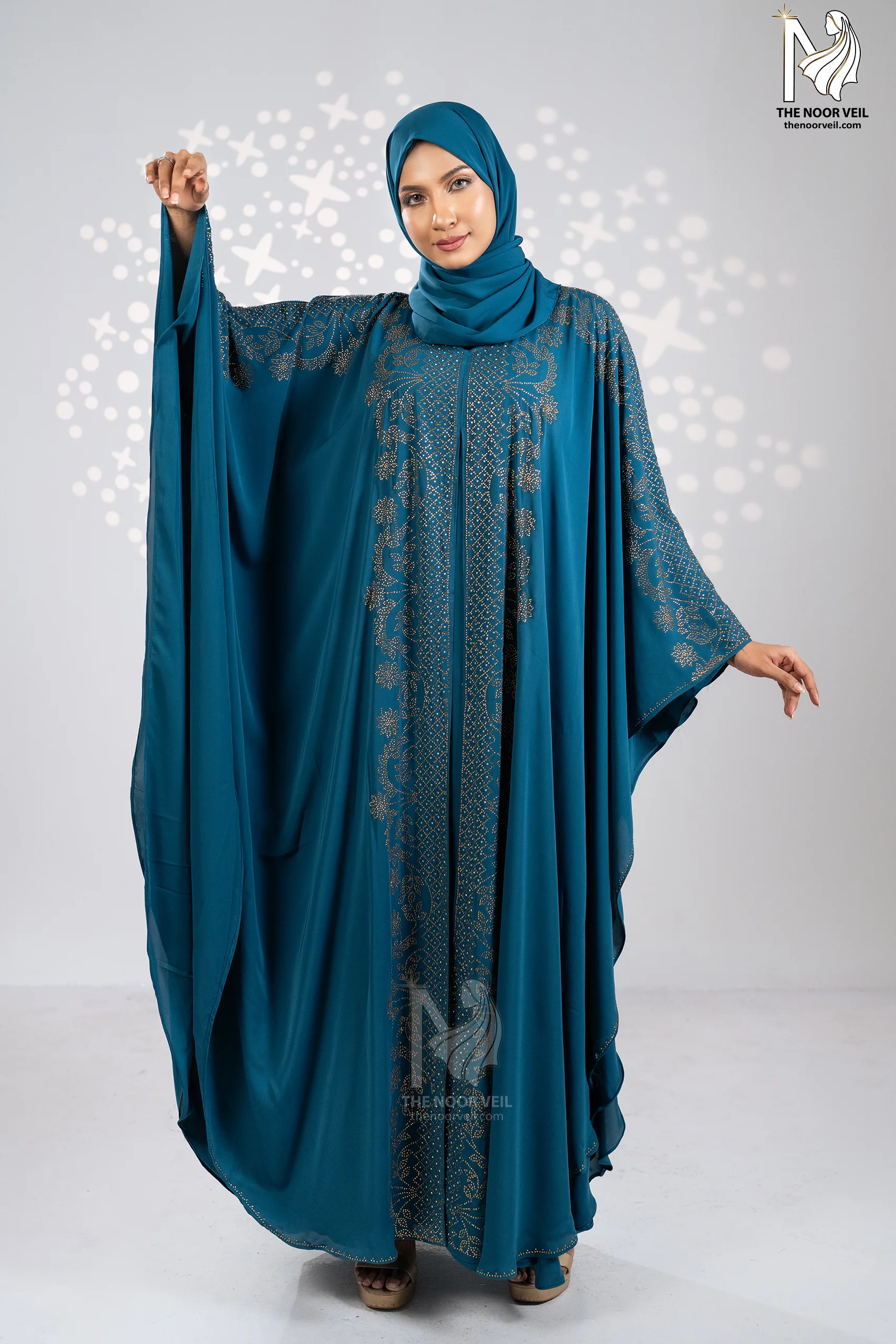 asthetic view of mahnoor abaya