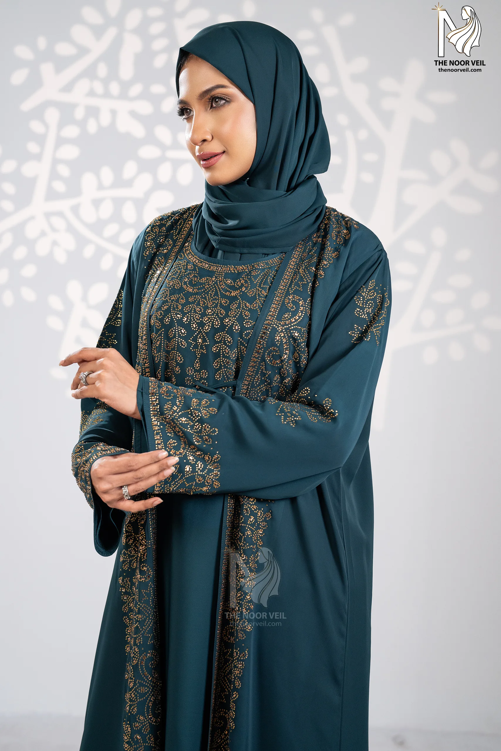 Protrait view of Meher Abaya in pit color
